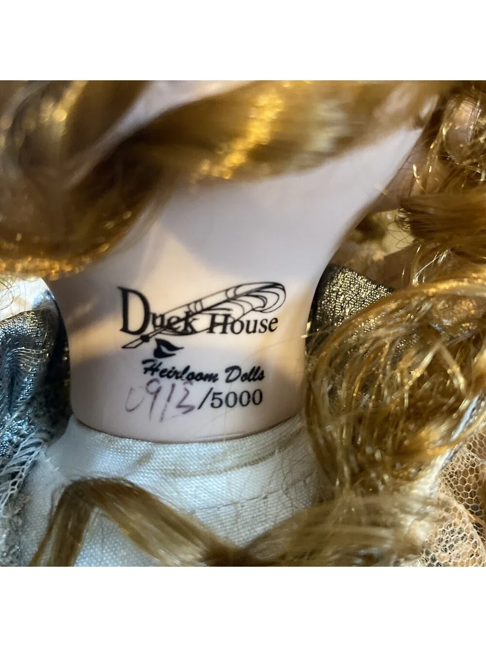 Vintage Duck House Heirloom Dolls Porcelain Doll Needs Stand 18 Inch 0913/5000